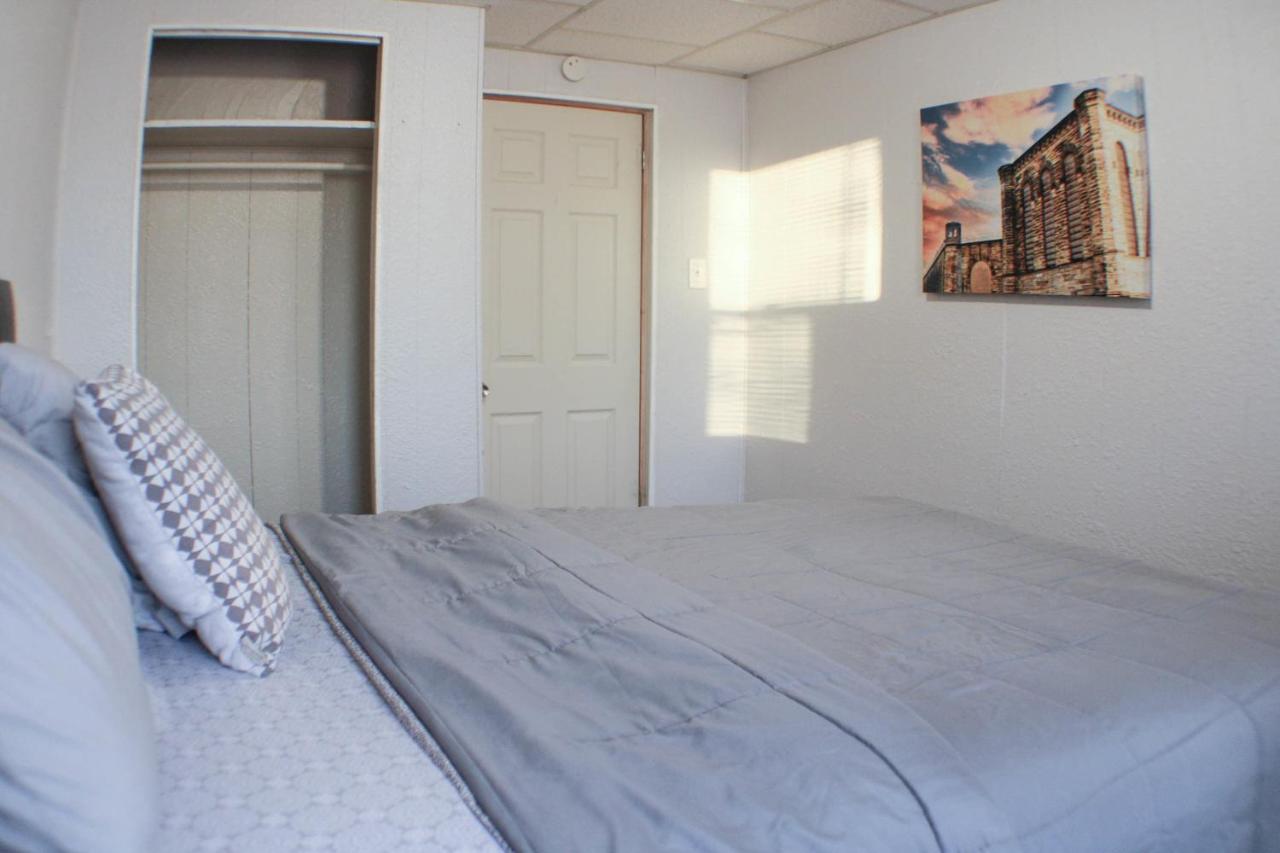 California Ave - 2 Bedroom - Home Away From Home! Pittsburgh Exterior foto